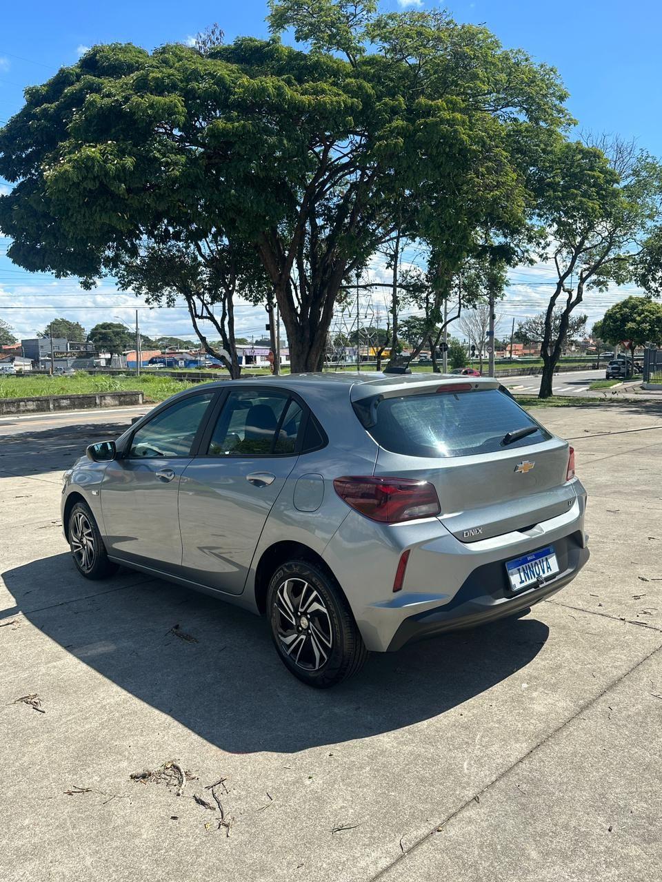 CHEVROLET Onix Hatch - Foto