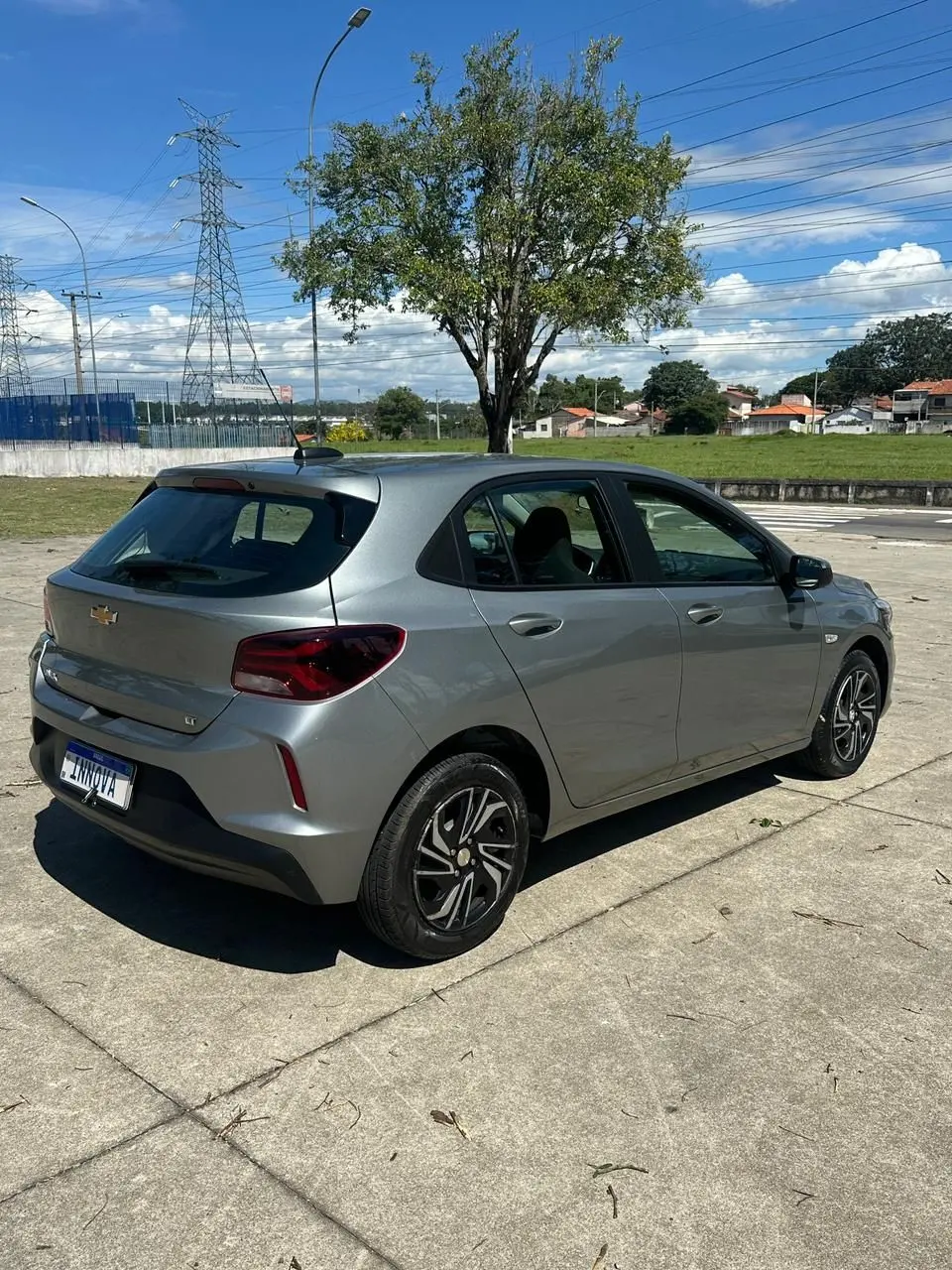 CHEVROLET Onix Hatch - Foto