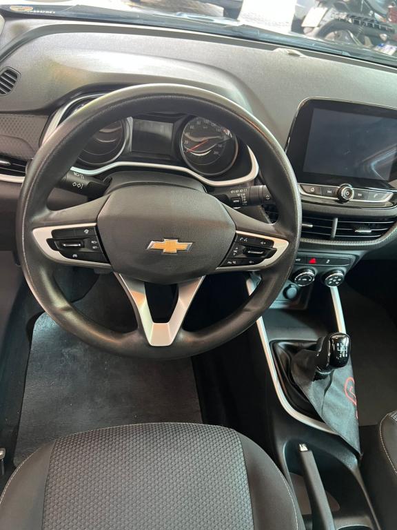 CHEVROLET Onix Hatch - Foto