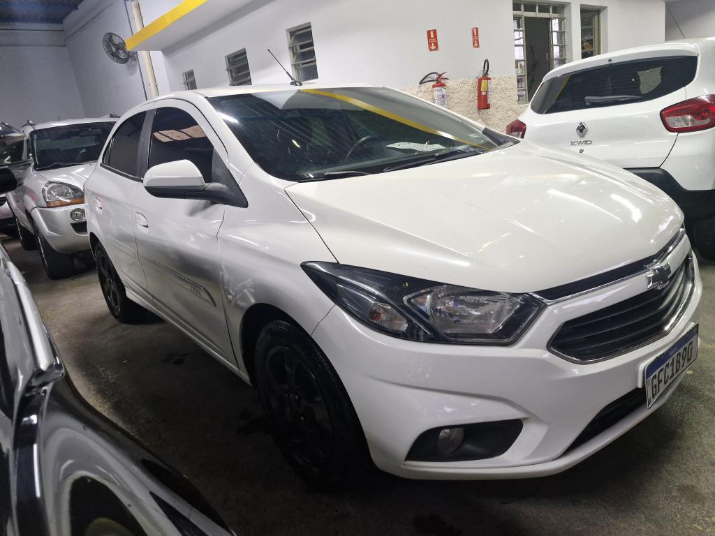 CHEVROLET Onix Hatch - Foto