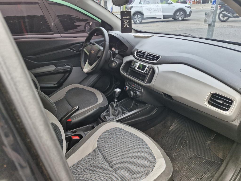 CHEVROLET Onix Hatch - Foto