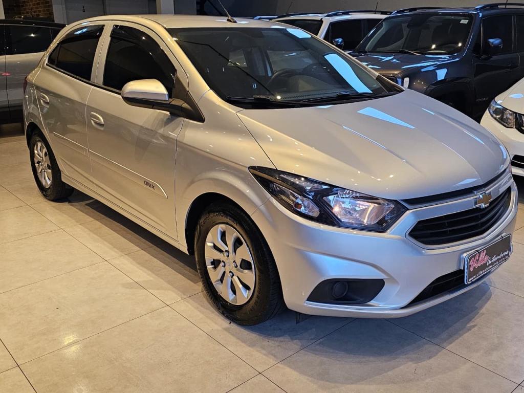 CHEVROLET Onix Hatch - Foto