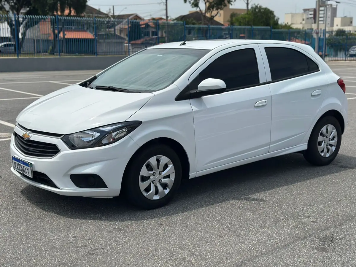 CHEVROLET Onix Hatch - Foto