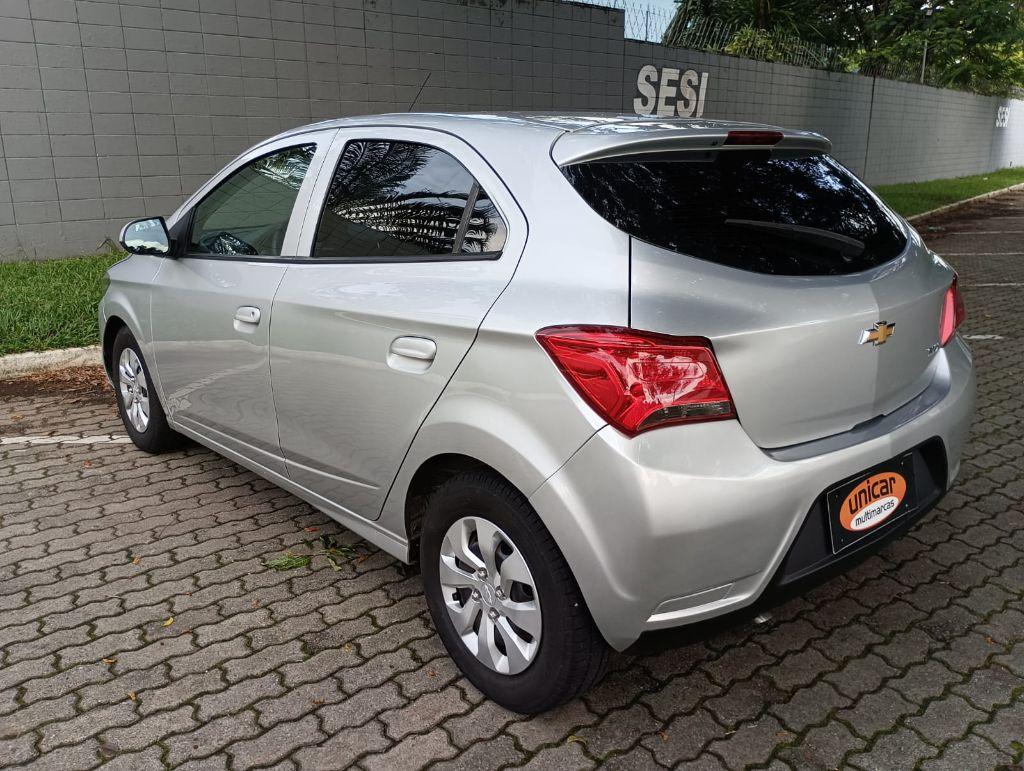 CHEVROLET Onix Hatch - Foto