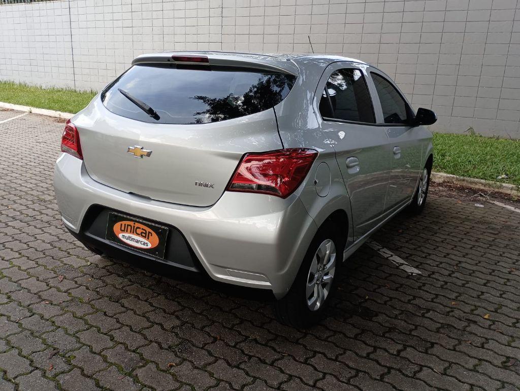 CHEVROLET Onix Hatch - Foto