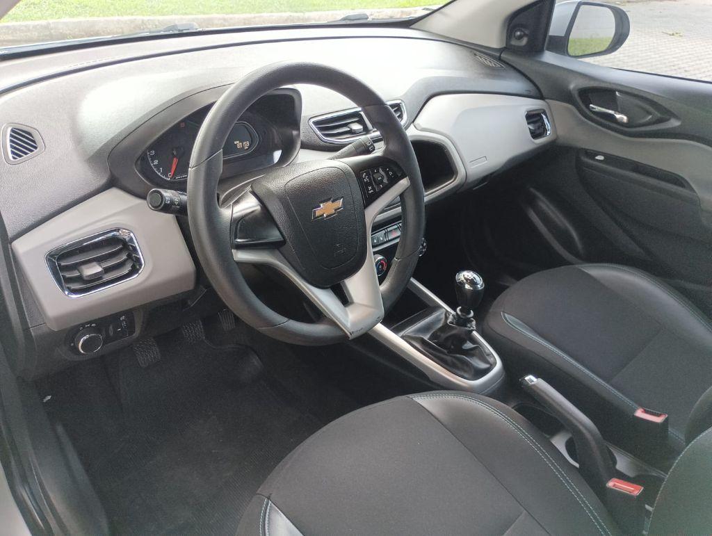 CHEVROLET Onix Hatch - Foto