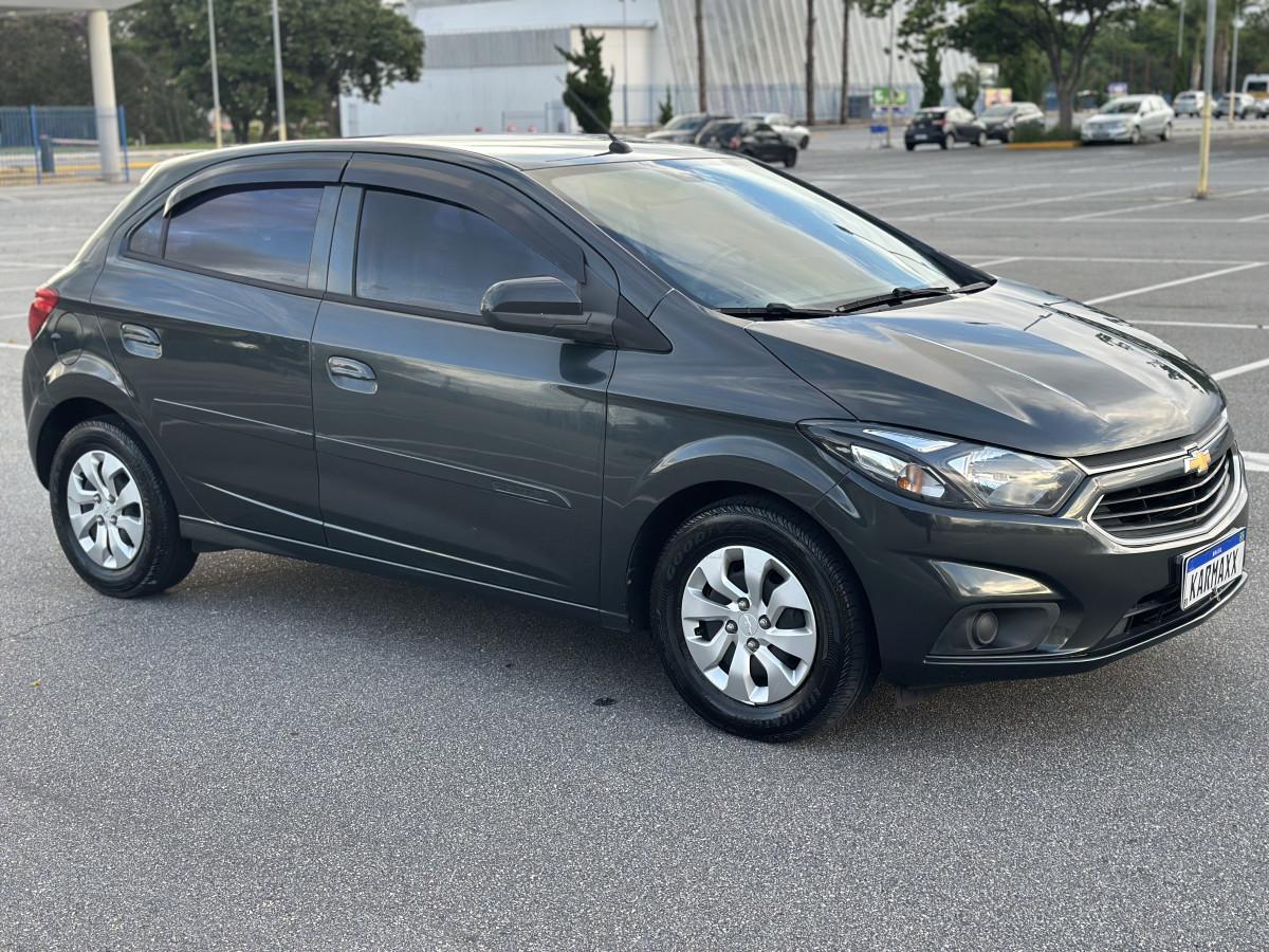 CHEVROLET Onix Hatch - Foto