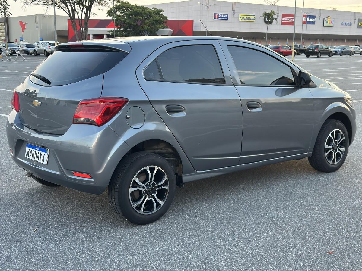 CHEVROLET Onix Hatch - Foto