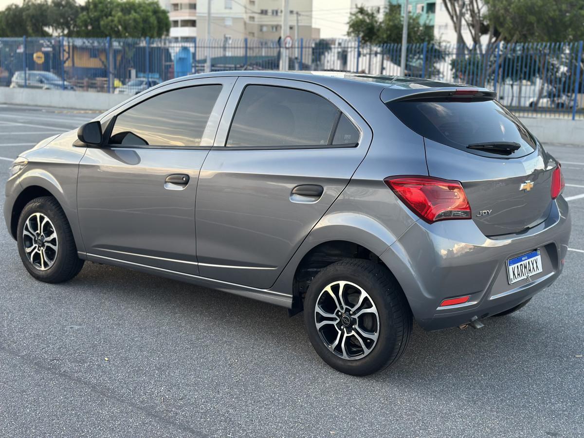 CHEVROLET Onix Hatch - Foto