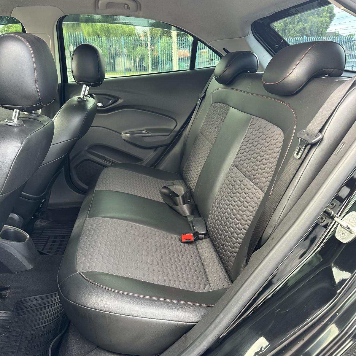 CHEVROLET Onix Hatch - Foto