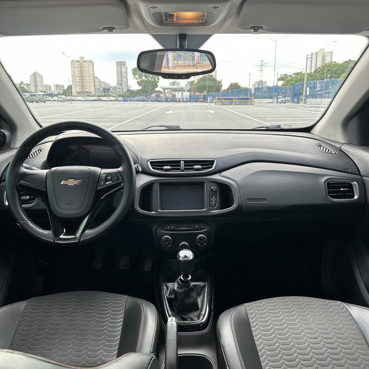 CHEVROLET Onix Hatch - Foto