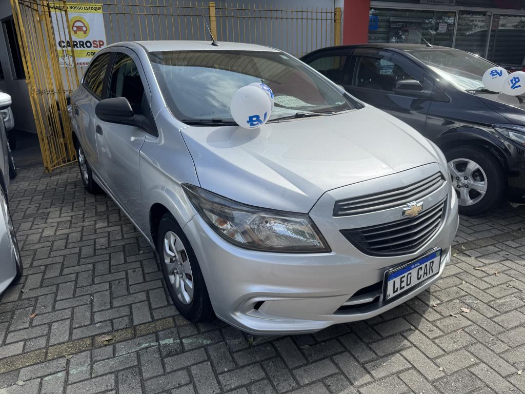 CHEVROLET Onix Hatch - Foto