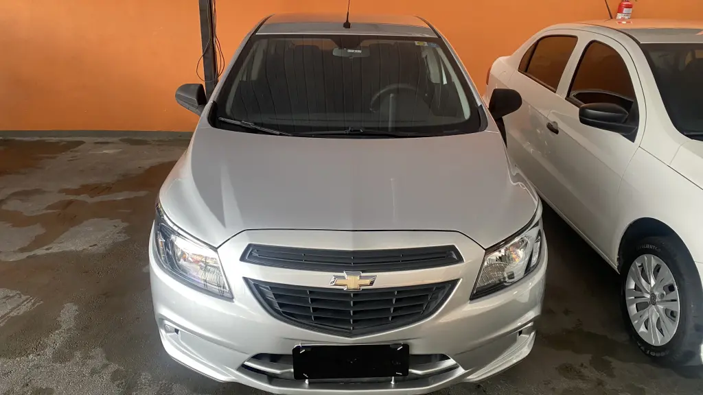 CHEVROLET Onix Hatch - Foto