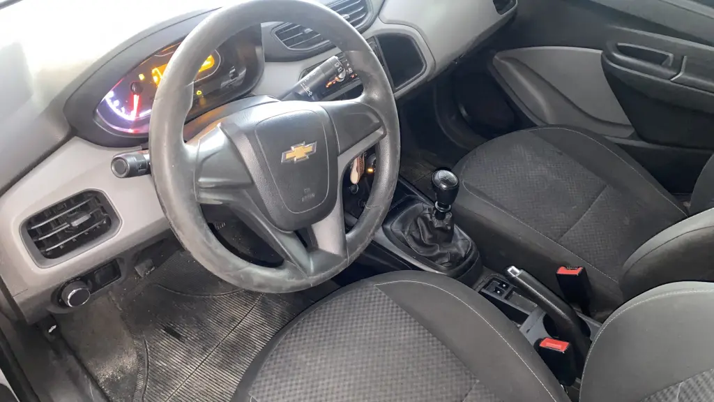 CHEVROLET Onix Hatch - Foto