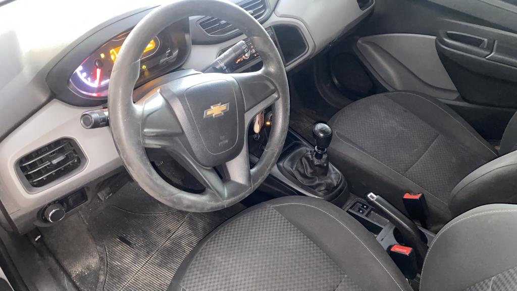 CHEVROLET Onix Hatch - Foto