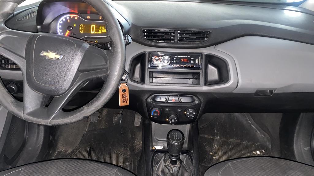 CHEVROLET Onix Hatch - Foto