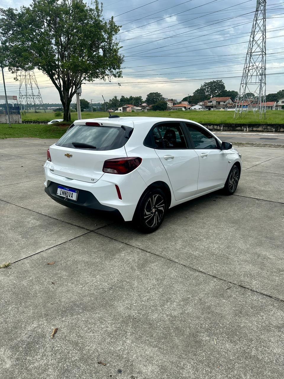 CHEVROLET Onix Hatch - Foto