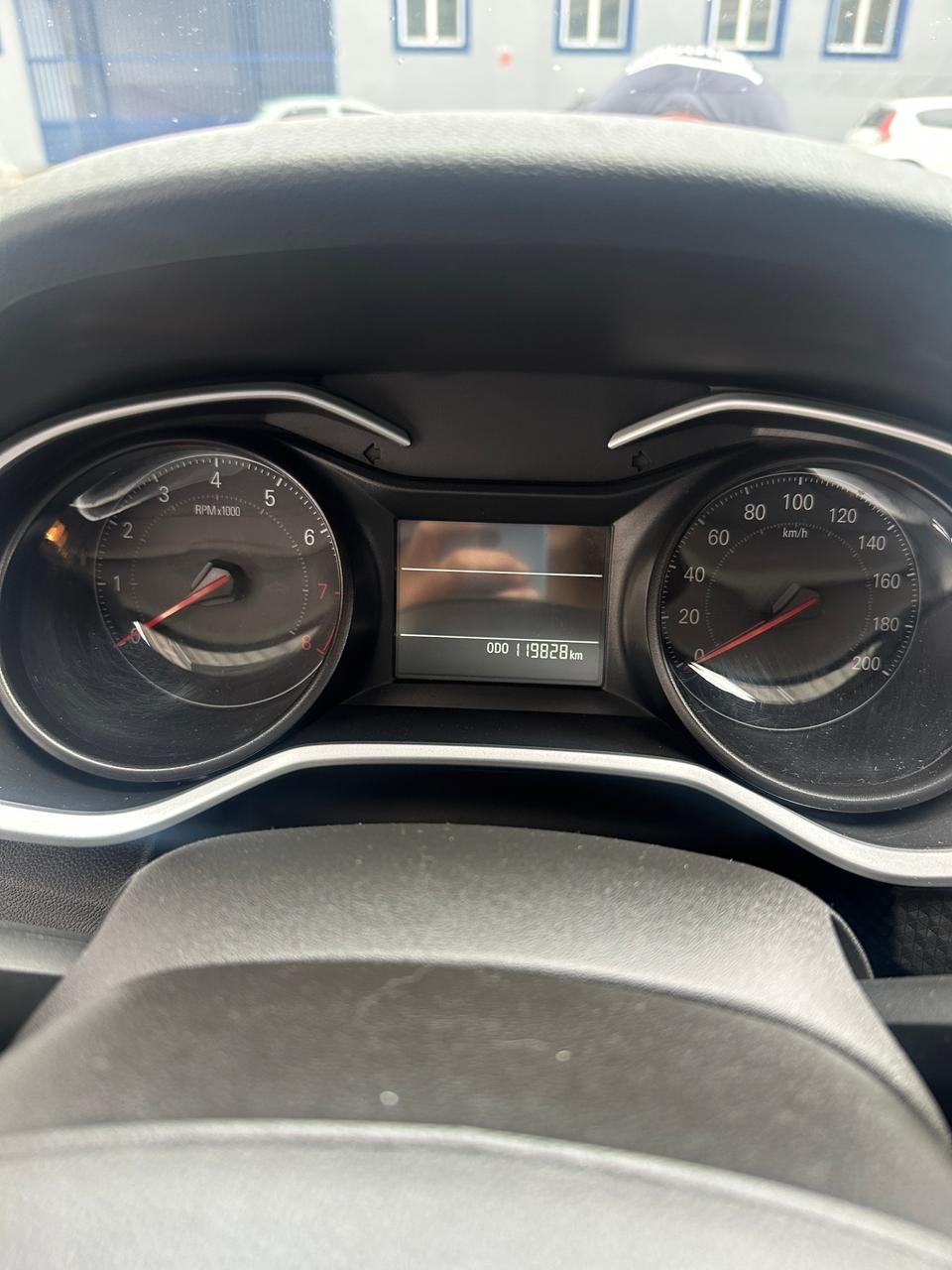 CHEVROLET Onix Hatch - Foto