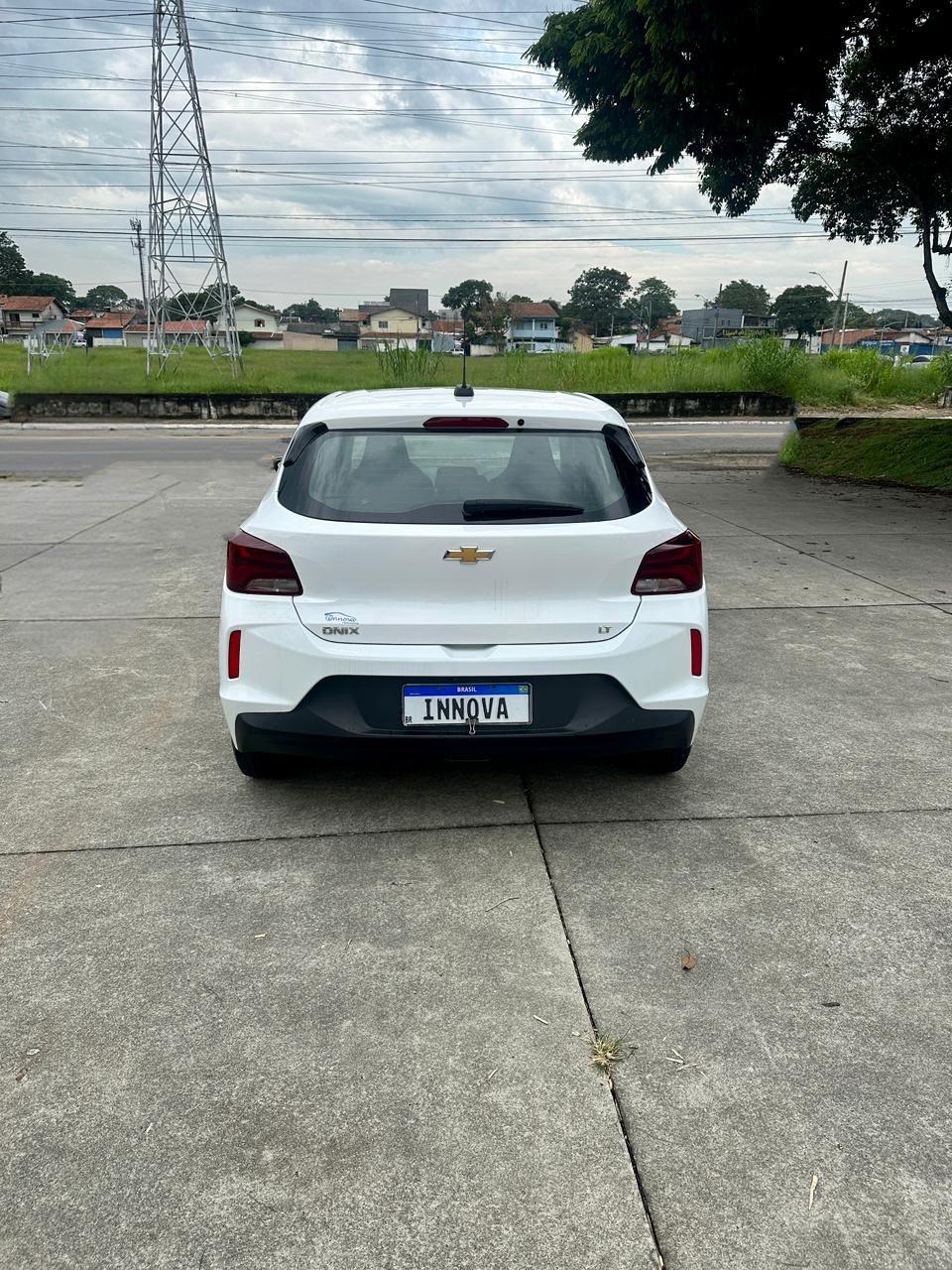 CHEVROLET Onix Hatch - Foto