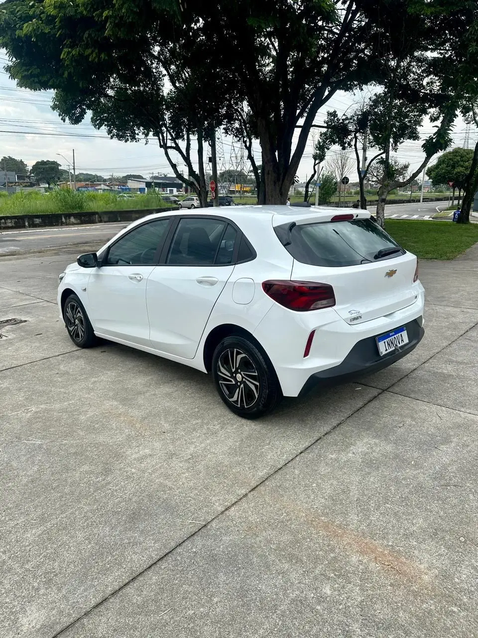 CHEVROLET Onix Hatch - Foto