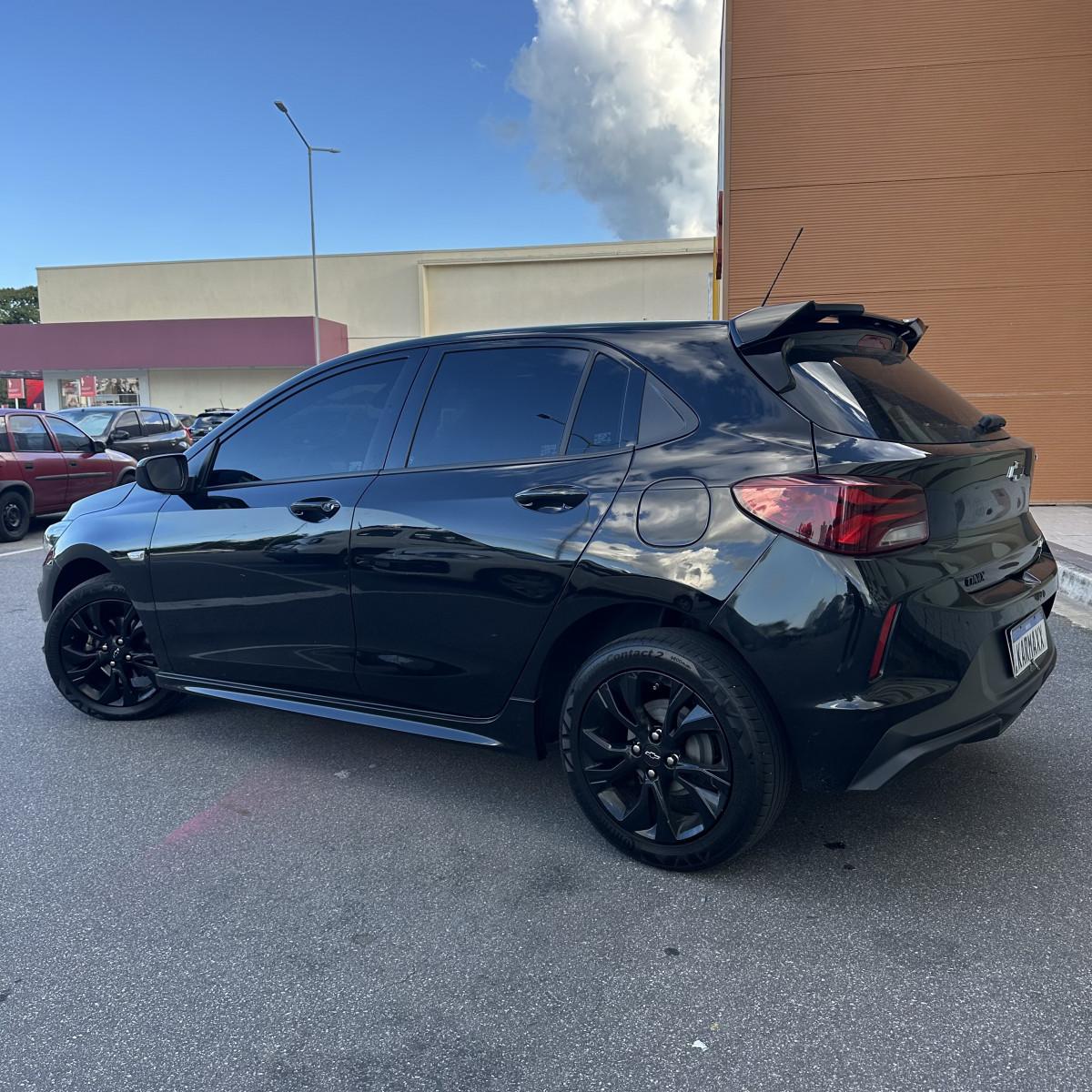 CHEVROLET Onix Hatch - Foto