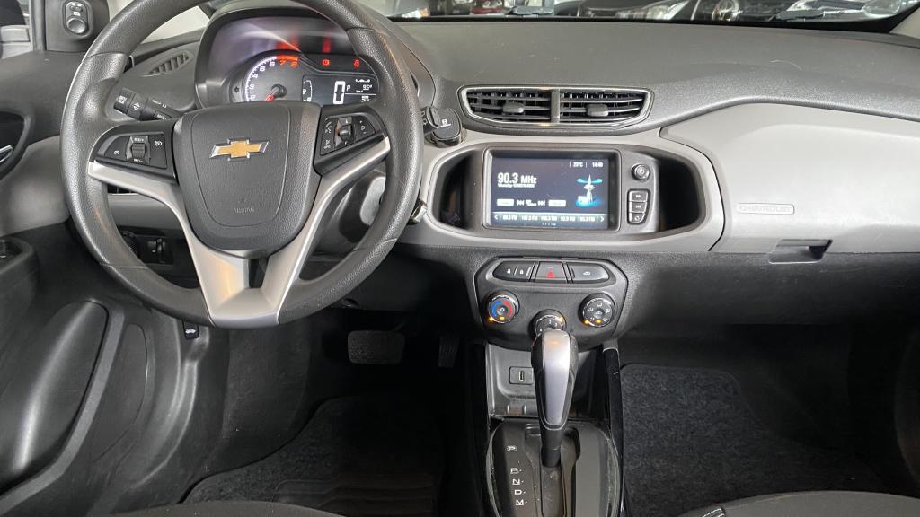 CHEVROLET Onix Hatch - Foto