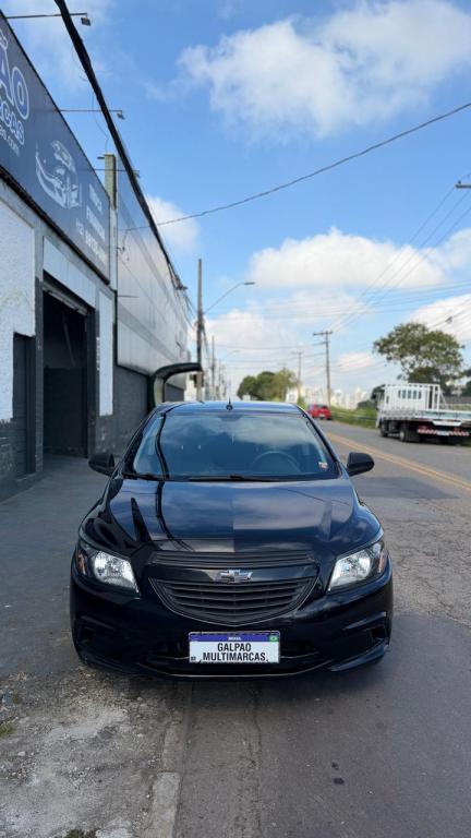 CHEVROLET Onix Hatch - Foto