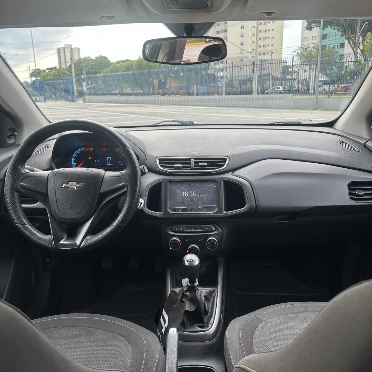 CHEVROLET Onix Hatch - Foto