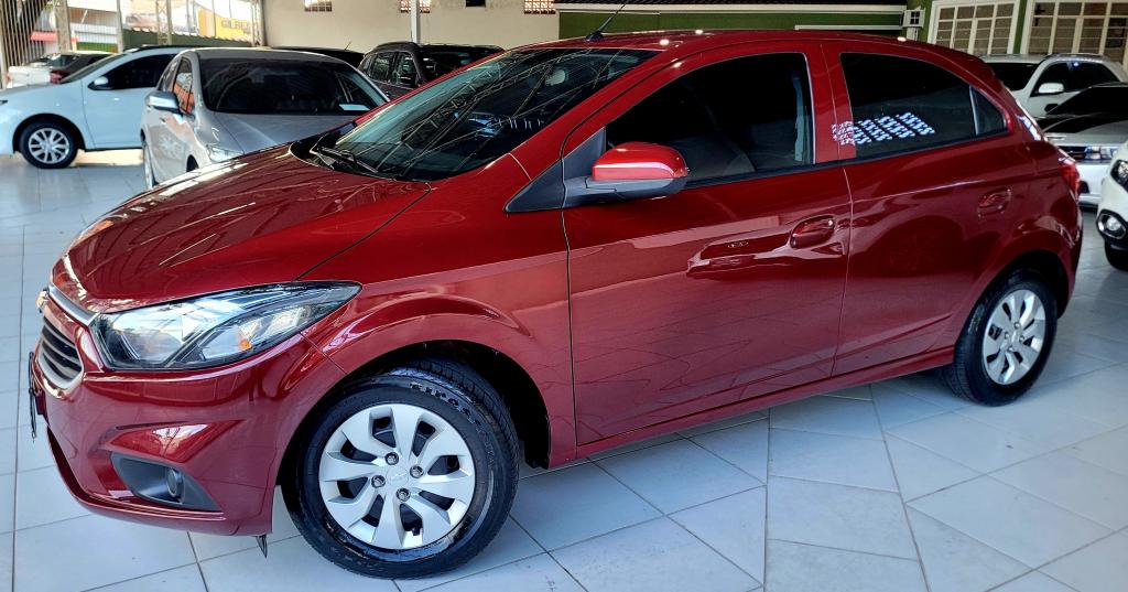 CHEVROLET Onix Hatch - Foto