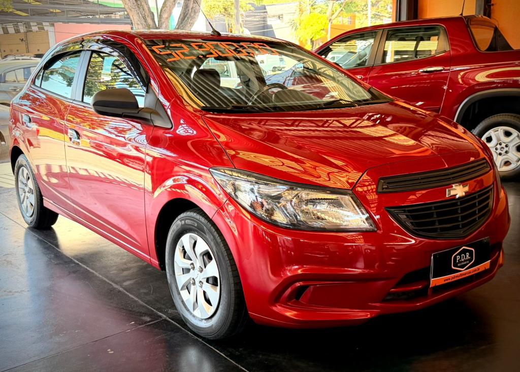CHEVROLET Onix Hatch - Foto