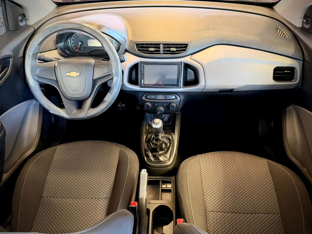 CHEVROLET Onix Hatch - Foto