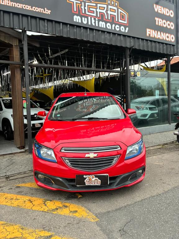 CHEVROLET Onix Hatch - Foto