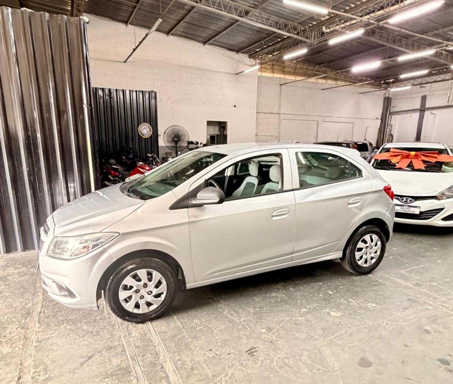 CHEVROLET Onix Hatch