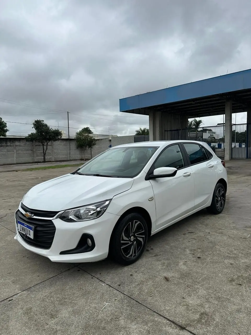 CHEVROLET Onix Hatch - Foto