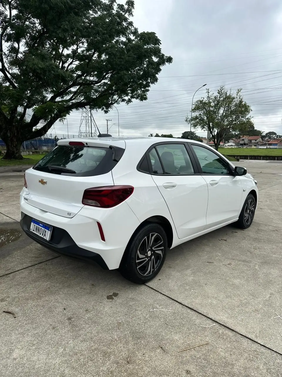 CHEVROLET Onix Hatch - Foto