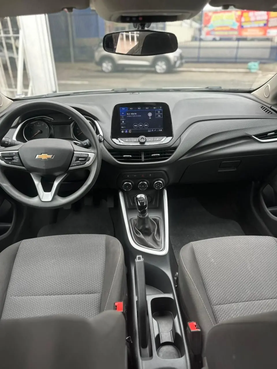 CHEVROLET Onix Hatch - Foto