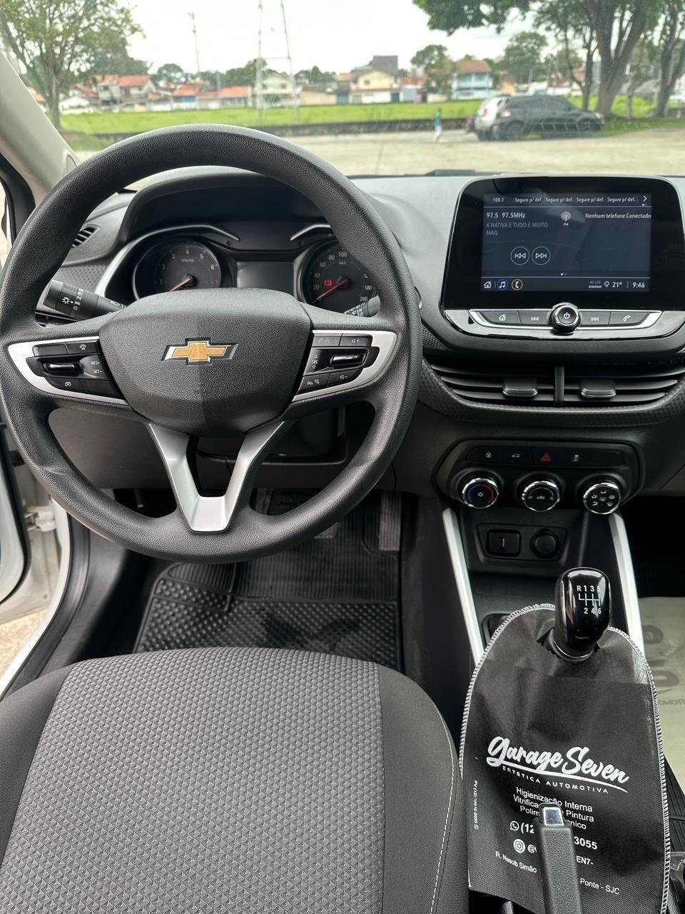CHEVROLET Onix Hatch - Foto