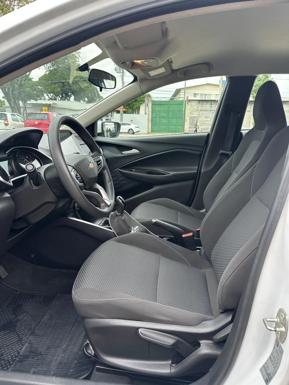 CHEVROLET Onix Hatch - Foto