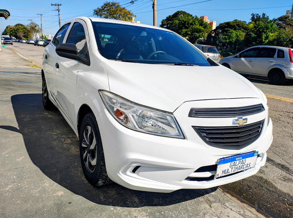 CHEVROLET Onix Hatch - Foto