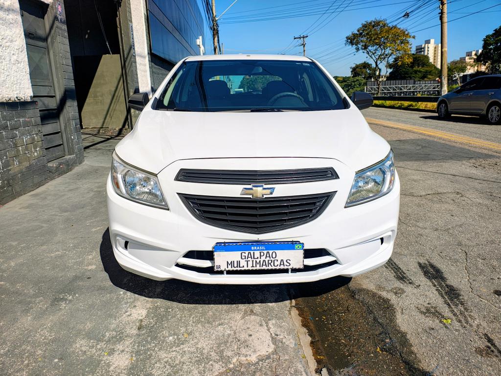 CHEVROLET Onix Hatch - Foto