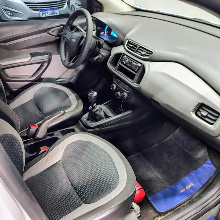 CHEVROLET Onix Hatch - Foto