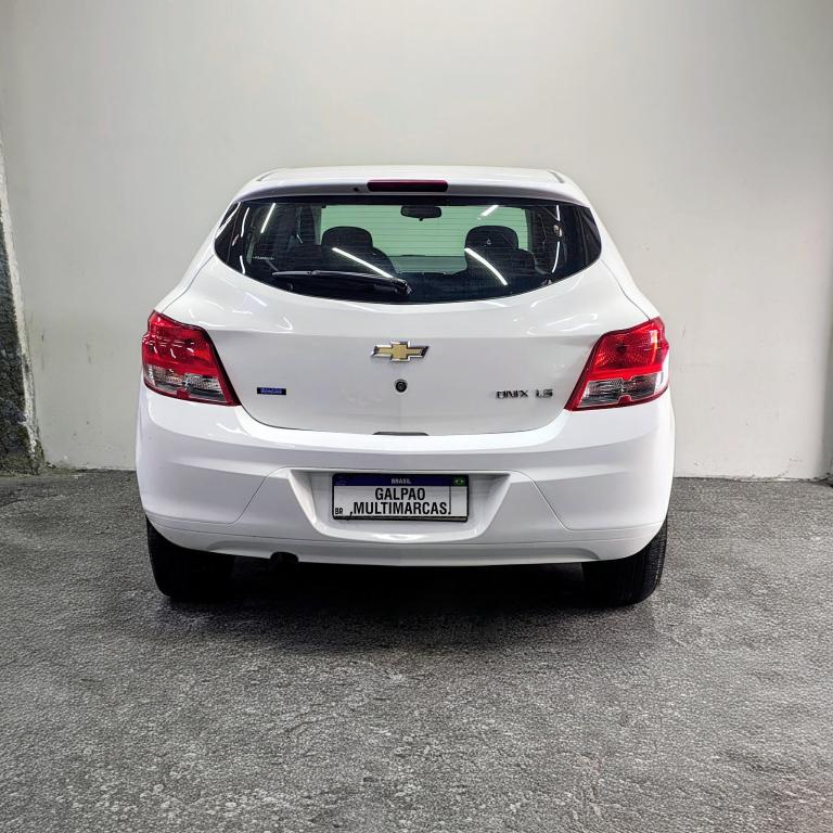 CHEVROLET Onix Hatch - Foto