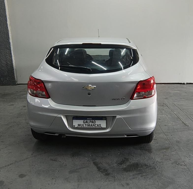 CHEVROLET Onix Hatch - Foto