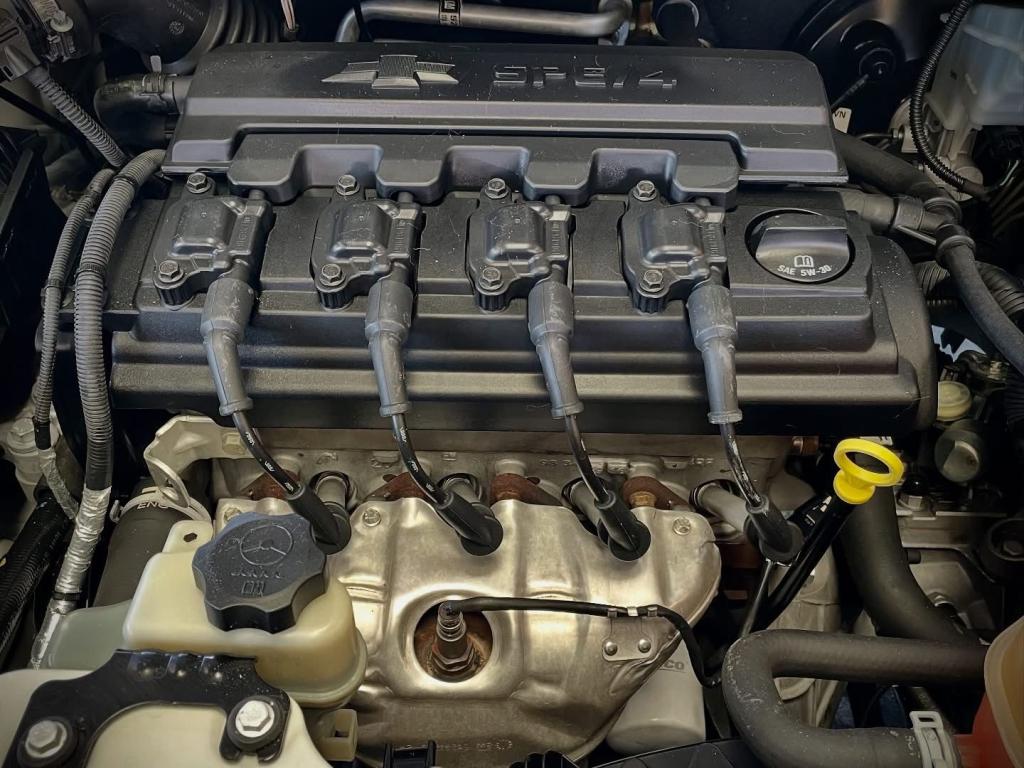 CHEVROLET Onix Hatch - Foto