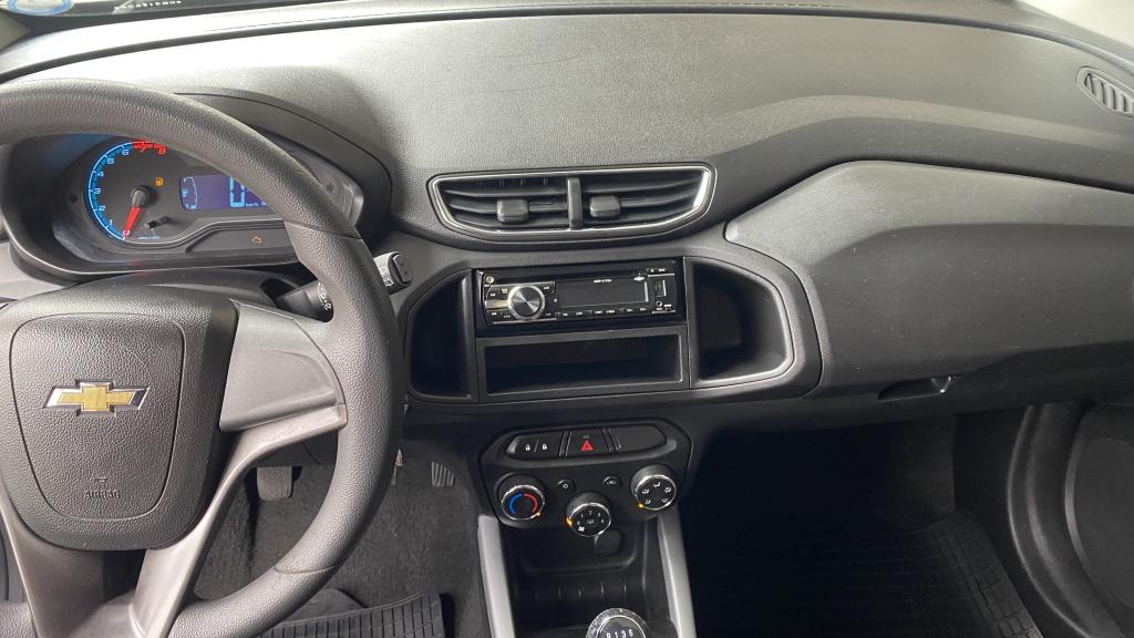 CHEVROLET Onix Hatch - Foto