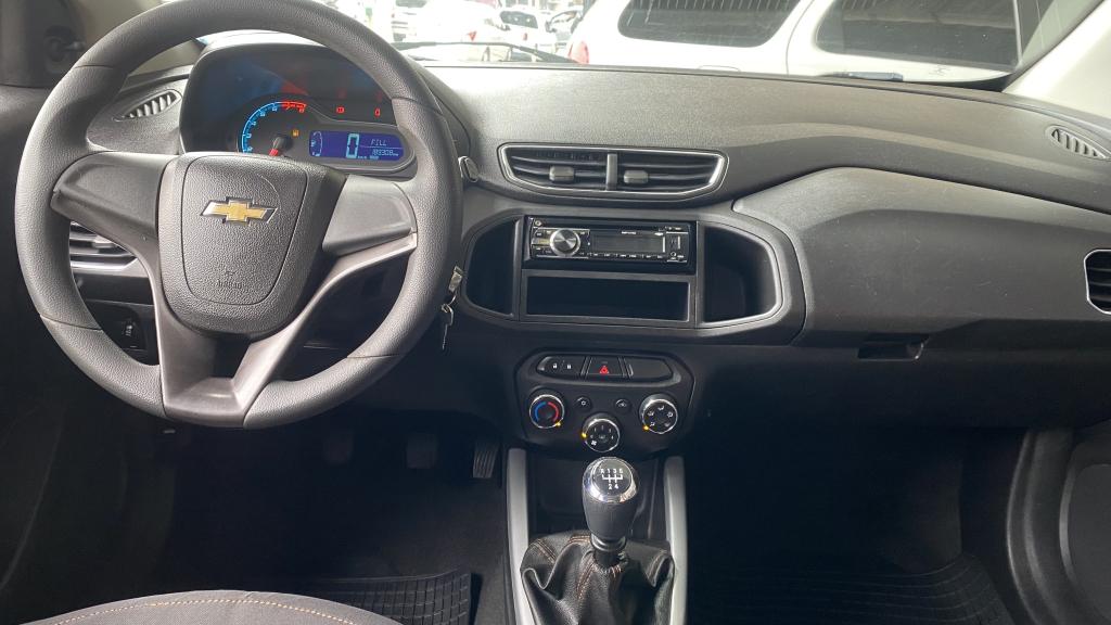 CHEVROLET Onix Hatch - Foto