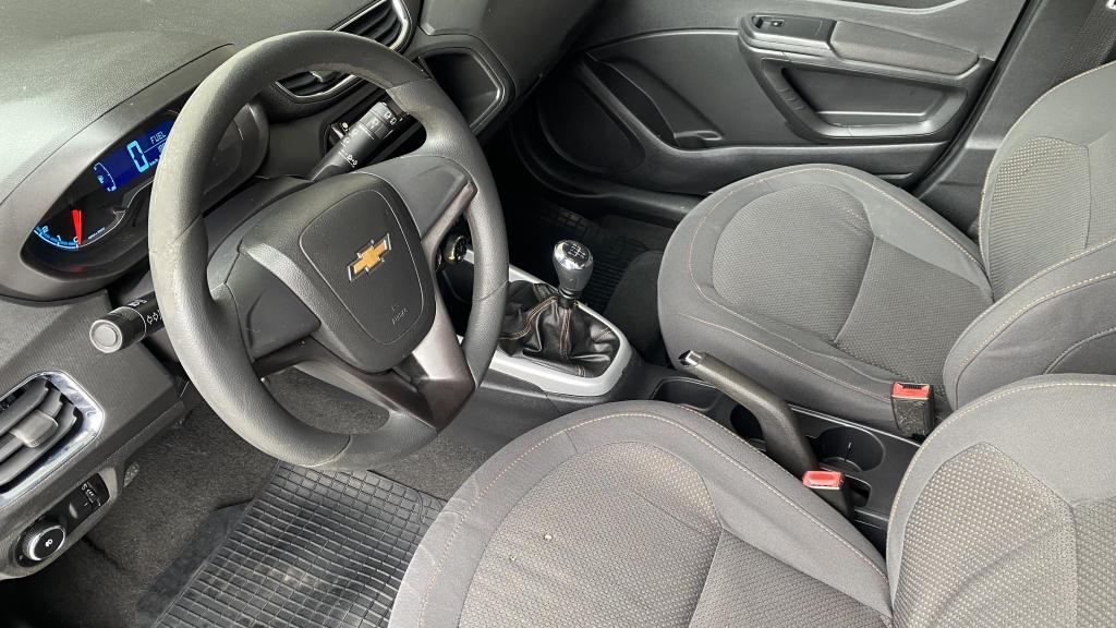 CHEVROLET Onix Hatch - Foto