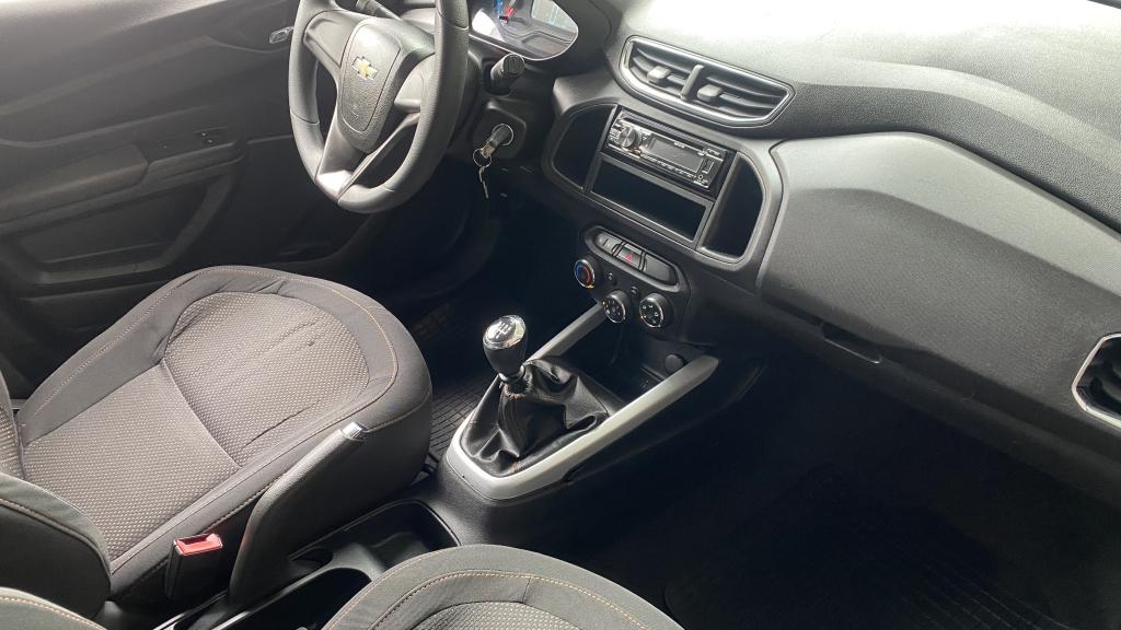 CHEVROLET Onix Hatch - Foto