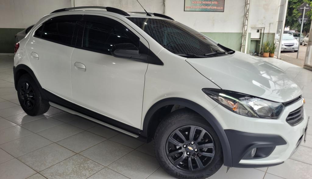 CHEVROLET Onix Hatch