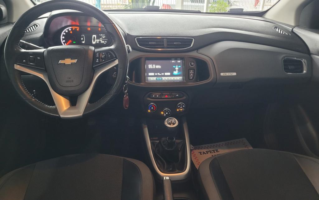 CHEVROLET Onix Hatch - Foto
